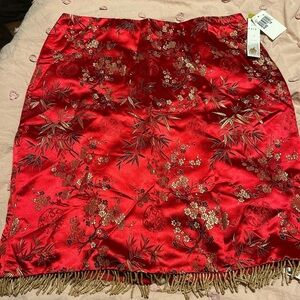 Maggie L skirt. Size 14. NWT